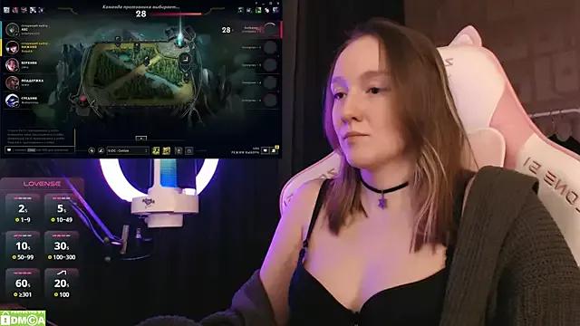 MoonlishSiren from StripChat