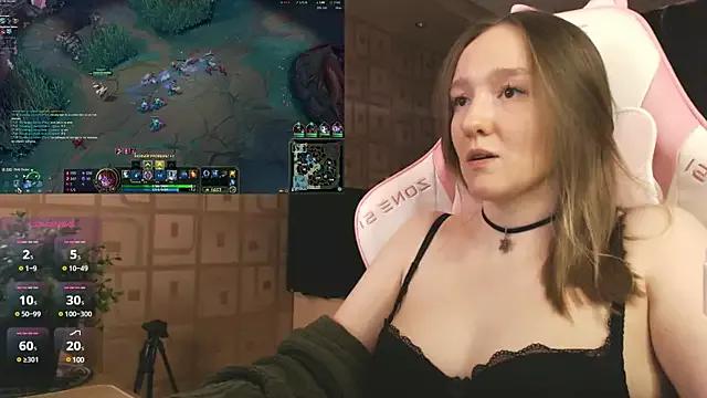 MoonlishSiren from StripChat
