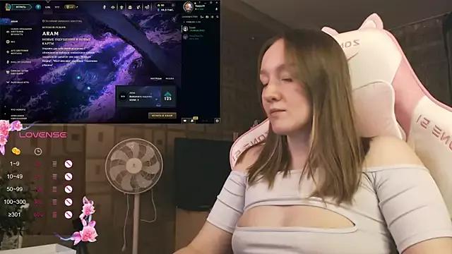 MoonlishSiren from StripChat