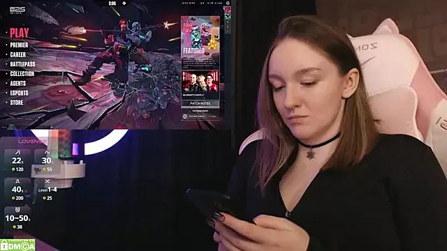 MoonlishSiren from StripChat
