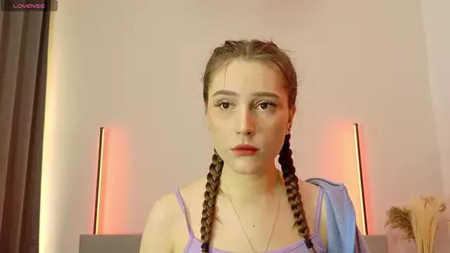 MoonlitDiva from StripChat