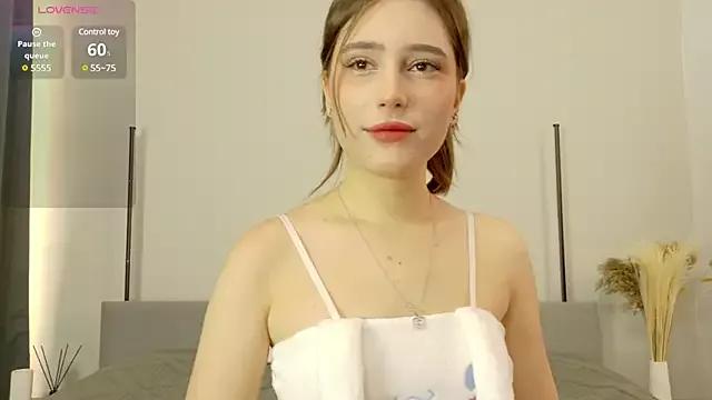 MoonlitDiva from StripChat