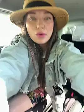 MooonReal from StripChat