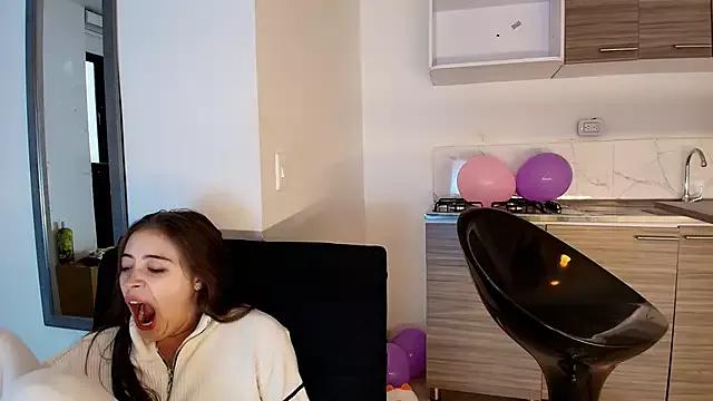 moorita_27 from StripChat