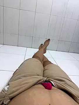Mores1_Squirt from StripChat is Freechat
