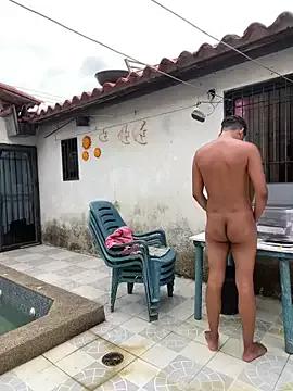 MrLeoLatino webcams show profile image 