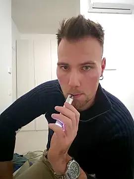 Mrlyuis webcams show profile image 