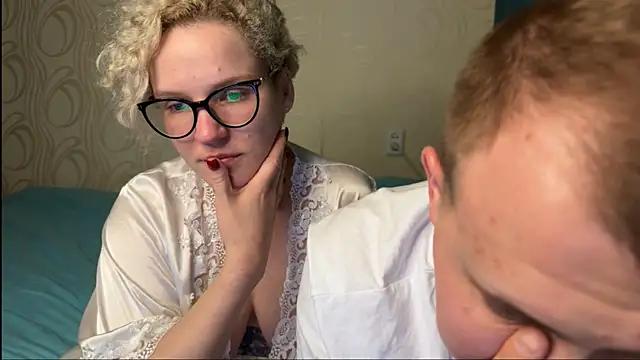 MrMrsRight from StripChat