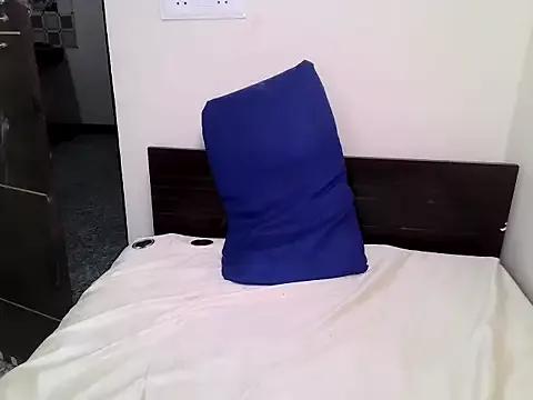 ms_mayaa from StripChat