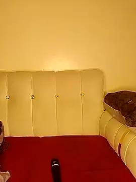 msarah32 from StripChat is Freechat