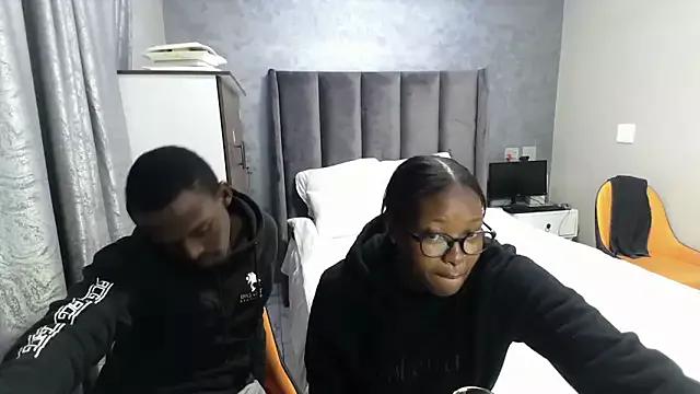 MthondoWeBanana from StripChat is Freechat