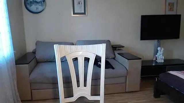 muscle_uncut from StripChat is Freechat