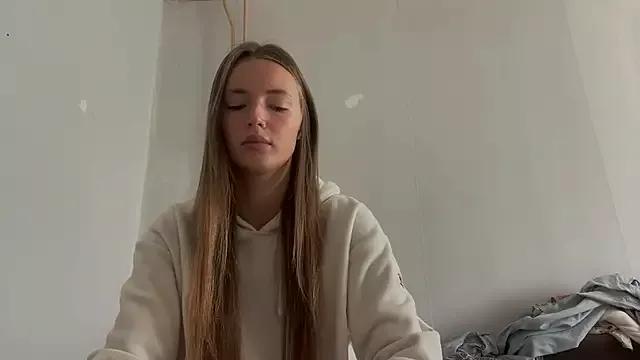 MycuteAlexa from StripChat is Freechat