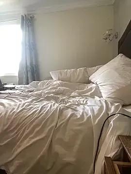 MysteriousMonroe from StripChat is Freechat