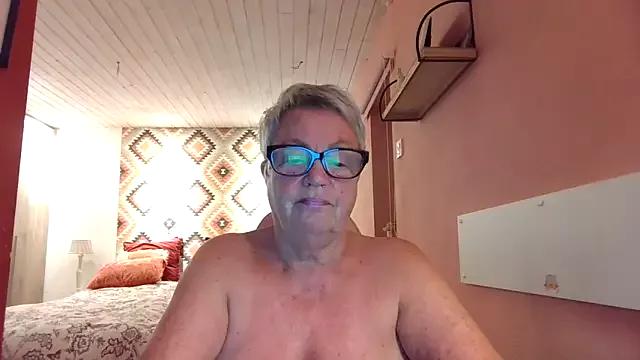Mystery-Grandmother from StripChat is Freechat