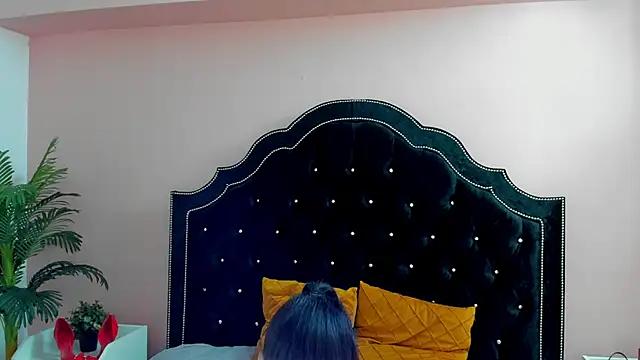 NaddaReed from StripChat