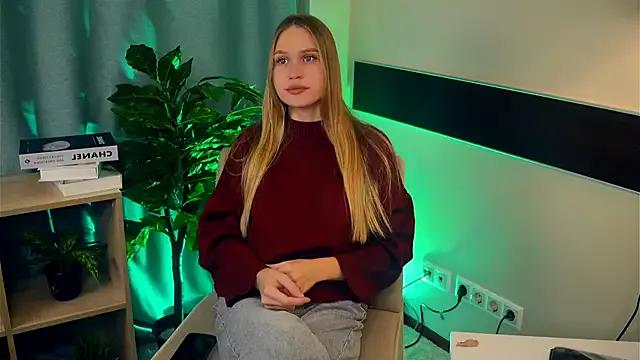 NadinePogar webcams show profile image 