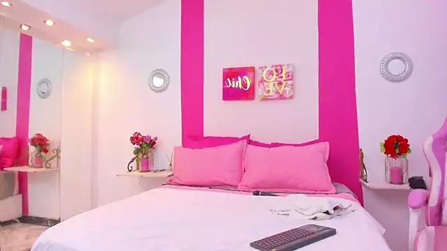naia_rose from StripChat