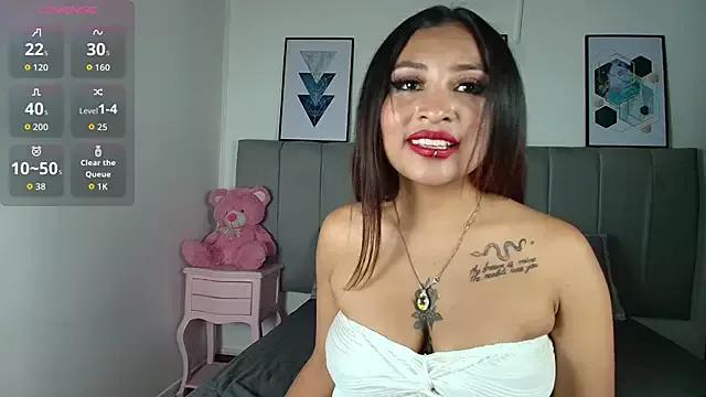 Naiaa_Cruz from StripChat