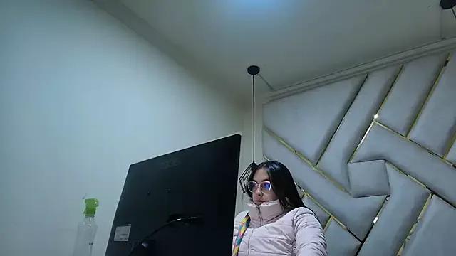 nalalye_cruzz_ from StripChat
