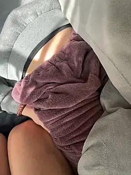 NANAchan_R from StripChat