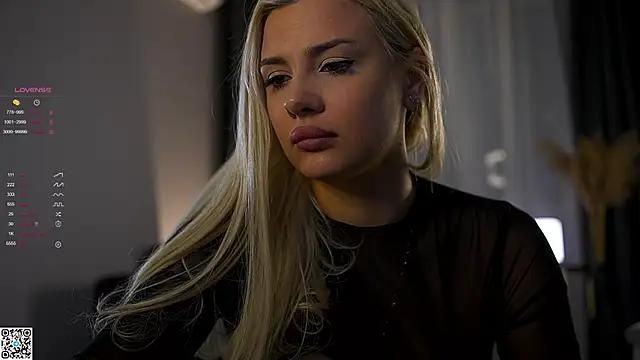 NancyHols from StripChat