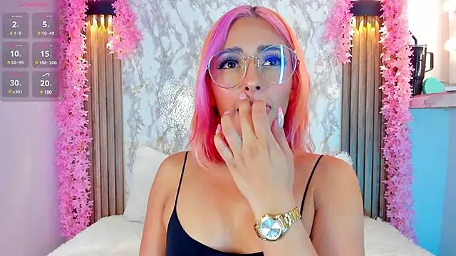Nanda_Vixen from StripChat