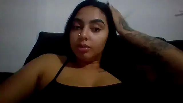 Nandinha777 from StripChat