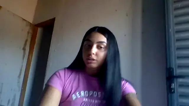 Nandinha777 from StripChat