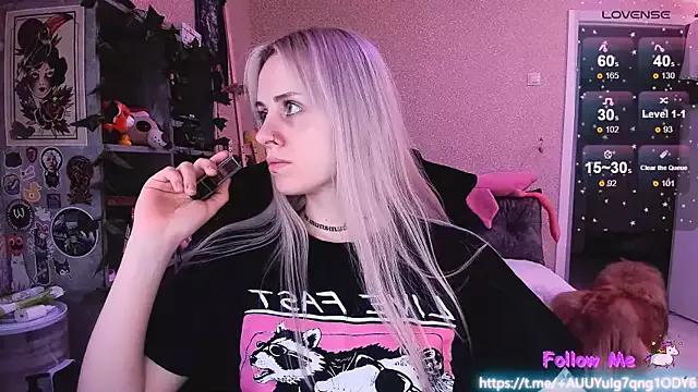 NaniMoore from StripChat