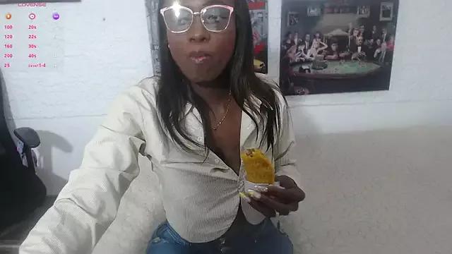 naomi_ackie from StripChat is Freechat