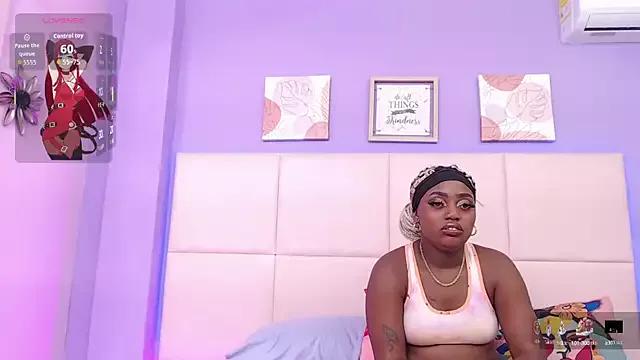 NaomyHolt from StripChat is Freechat