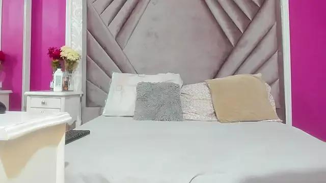 natasha_bigbooty from StripChat is Freechat