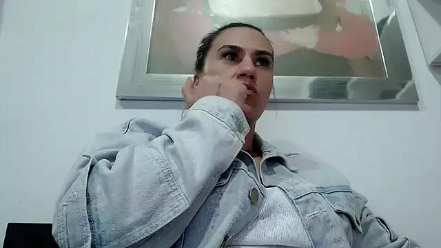 natasha_bucker from StripChat is Freechat