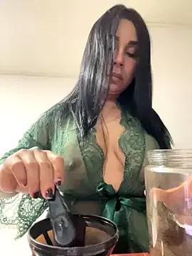 Natural_BIGASS_Nina from StripChat is Freechat