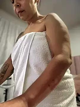 Natural_BIGASS_Nina from StripChat is Freechat