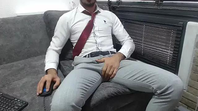 Naughtb0y on StripChat