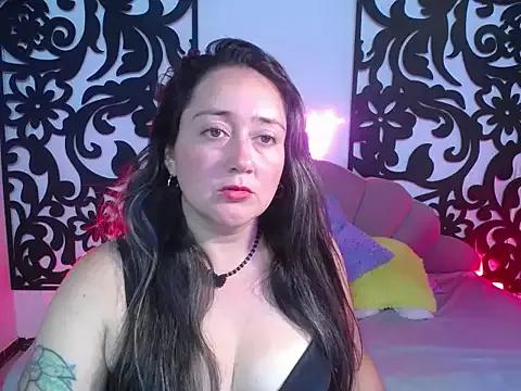 naughty_milf_esmeralda from StripChat is Freechat