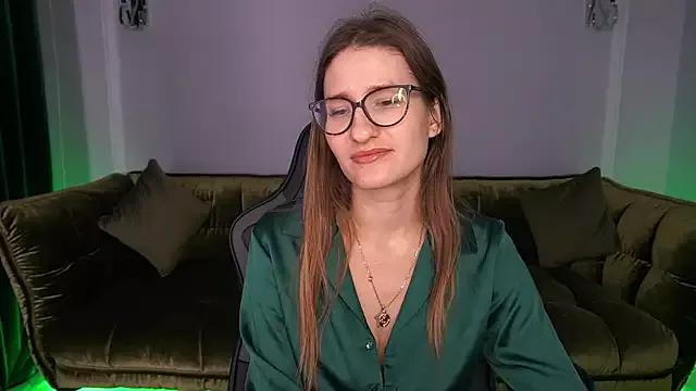 NaughtyNurseVibe from StripChat is Freechat