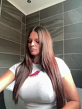 NaughtyXlauren from StripChat is Freechat
