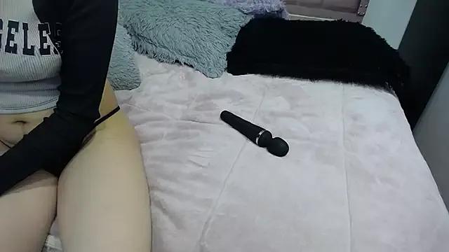 nenaa_stg from StripChat