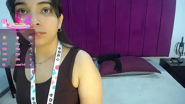 Nessa2905 from StripChat