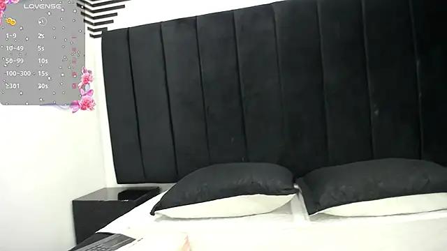 Nessa2905 from StripChat