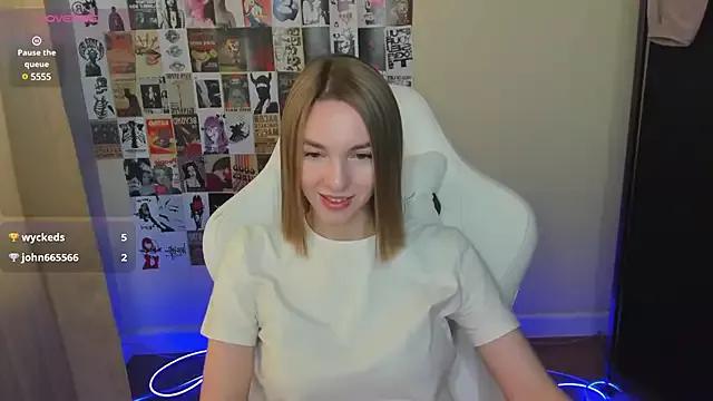 NessaDiazz from StripChat