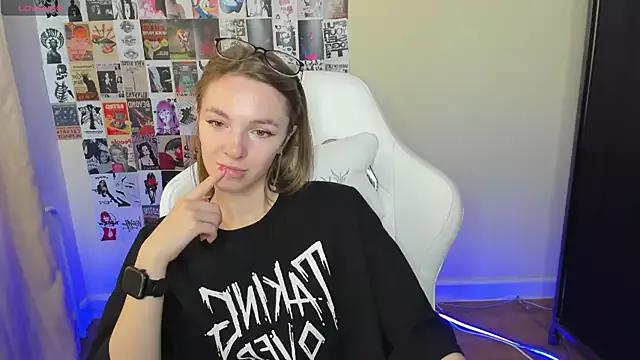 NessaDiazz from StripChat
