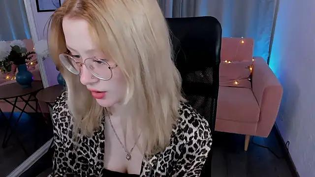 NessaShy from StripChat