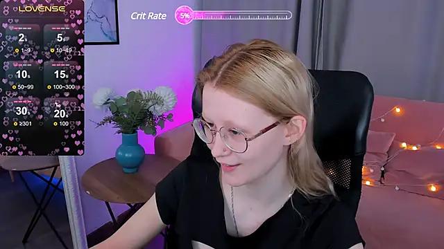 NessaShy from StripChat