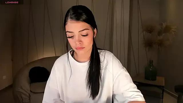NiaMiller_ from StripChat is Freechat