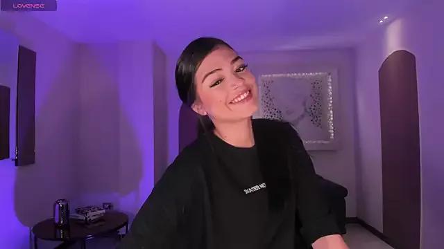 NiaMiller_ from StripChat is Freechat