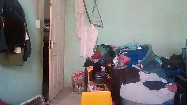 Nicky52 from StripChat is Freechat